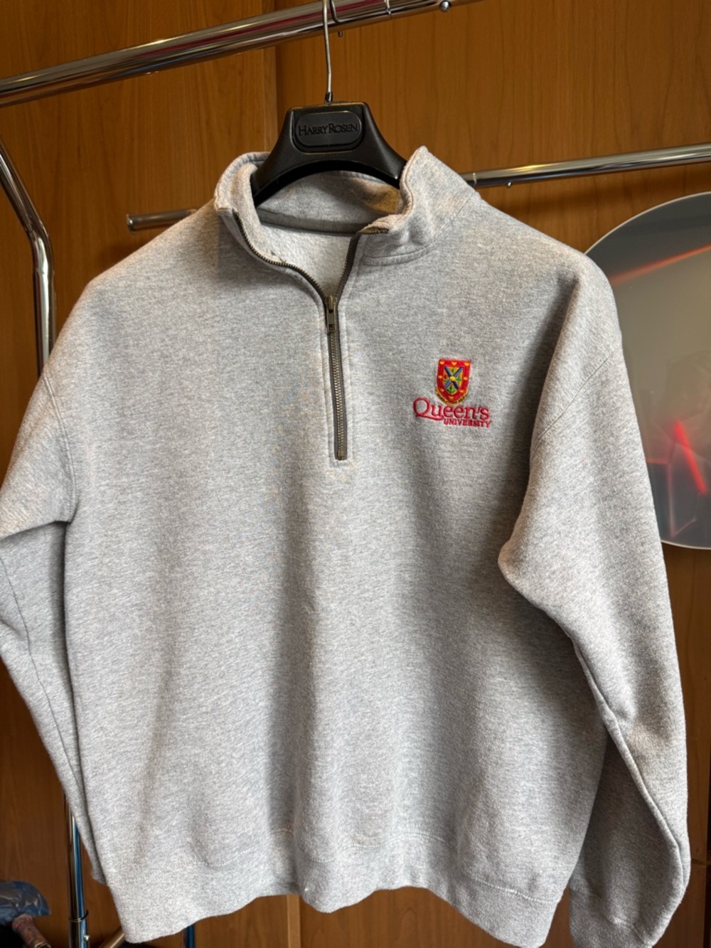 Pre-Loved Queen's University Heather Gray Quarter-Zip Sweatshirt Size M